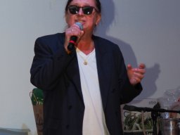 Künstler helfen Kinder - Mit Musik zur Menschlichkeit